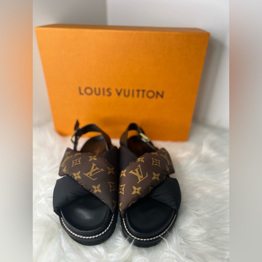 Louis Vuitto Paseo Flat Comfort Sandals